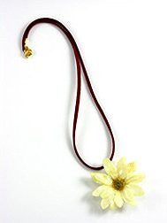 REAL FLOWER Daisy Necklace Pendant in White & 18in Cord