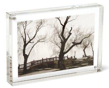 The Original Magnet Frame, 8 x 10 inches, Clear