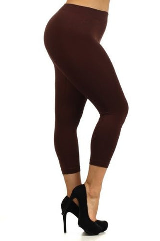 Yelete Plus Size Seamless Solid Color Capri Nylon Leggings - Brown