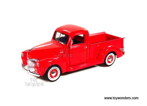 Motormax Premium American - Ford Pickup (1940, 1/18 scale diecast model car, Red)