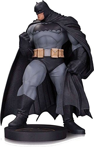 DC Comics - DC Designer Series Batman by Andy Kubert Mini Statue